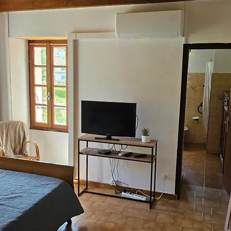 T1 Typique Village Centre Corse דירה *